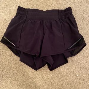 Black lululemon hotty hot shorts